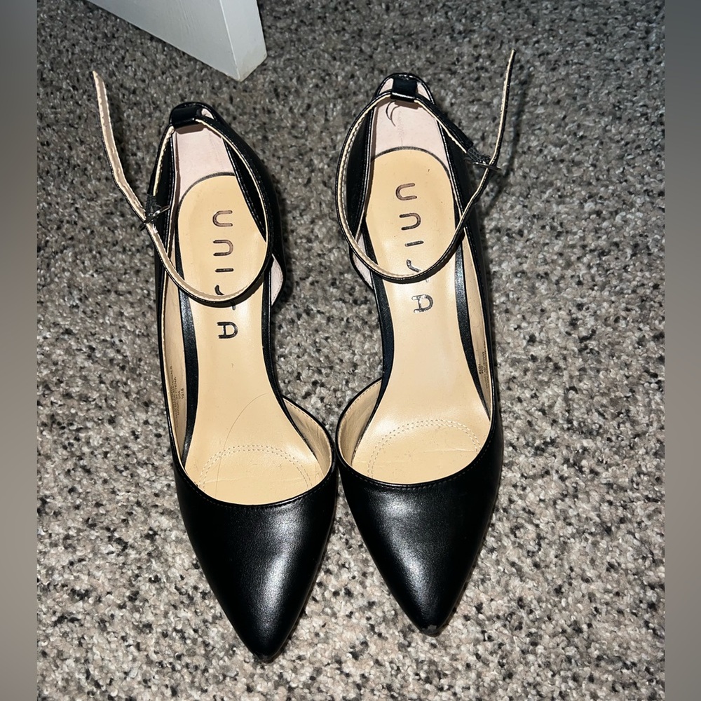 UNISA black heels